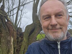 ‘Knotwilgen zijn de monumentale reuzen in het landschap’